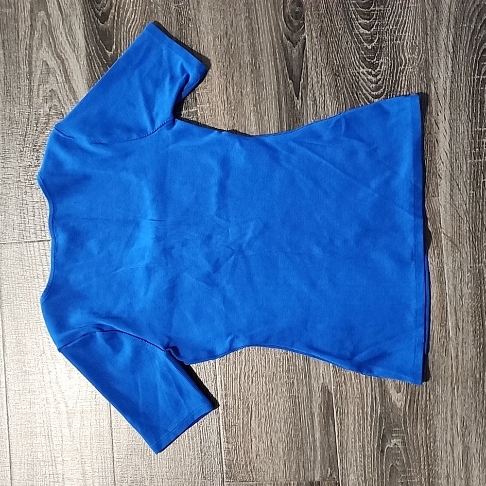 🦇 WHBM Forme Ribbed Stretch Button Tee 🦇 - Picture 5 of 5